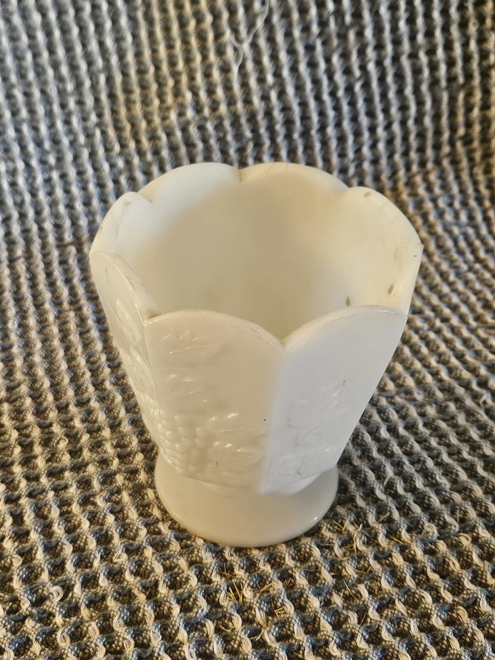 White Decorative Scalloped Ceramic Vase
